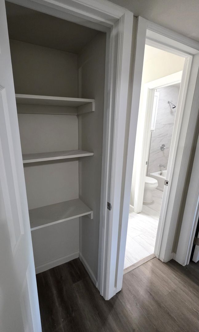 Building Photo - Newley Remodeled 1 Bed, 1 Bath Apartment at Monterey Square