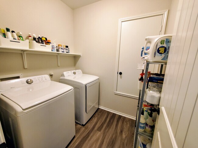 Building Photo - 14120 James Garfield St