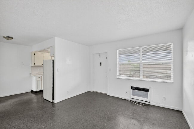 Building Photo - 1406 Barton Rd