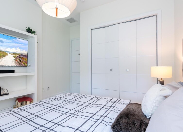 Building Photo - 17320 SW 92nd Ct