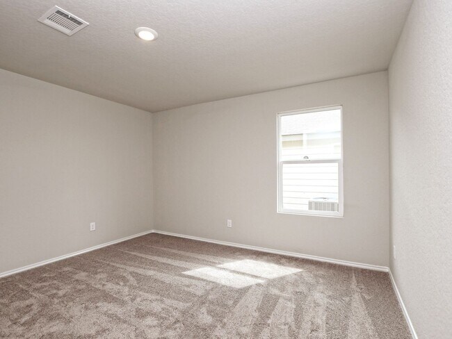 Building Photo - 1667 SF Home in Hidden Trails - 4 BR /2 BA...