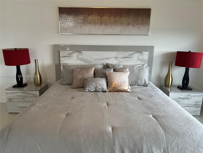 Building Photo - 1830 S Ocean Dr