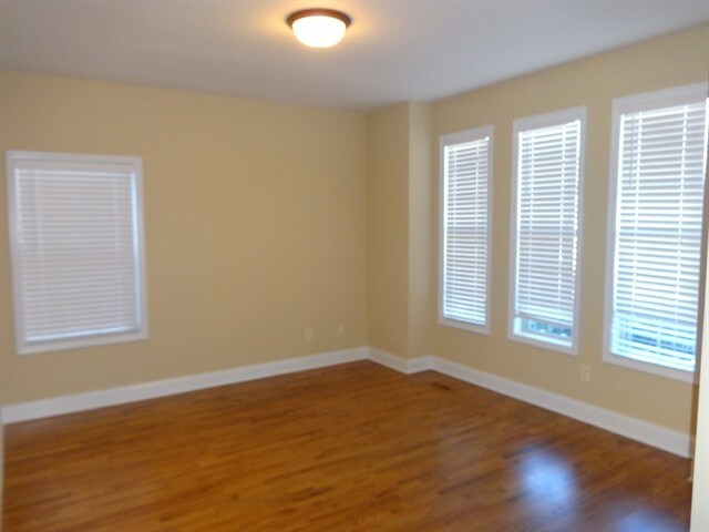 Building Photo - 103 Oakwind Pky