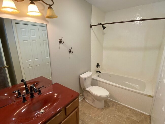 Building Photo - 3 bed/2 bath Beautiful 1-Level Home + Finished Basement! in PRIME BROOKHAVEN LOCATION!