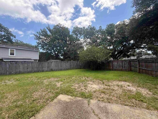 Building Photo - 3004 Cedarwood Village Ln