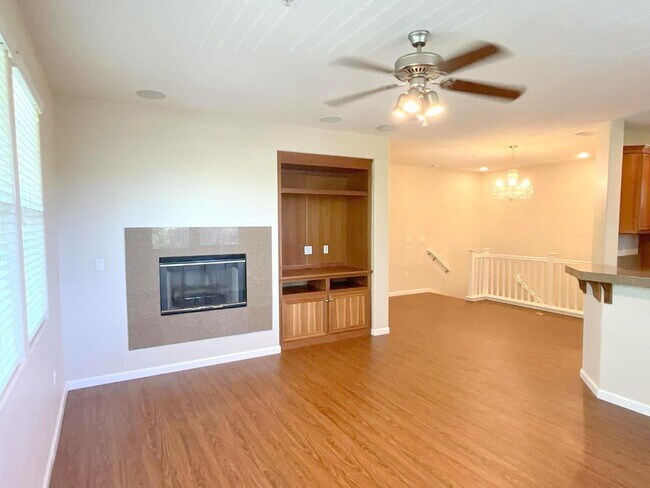 Building Photo - 915 Joree Ln