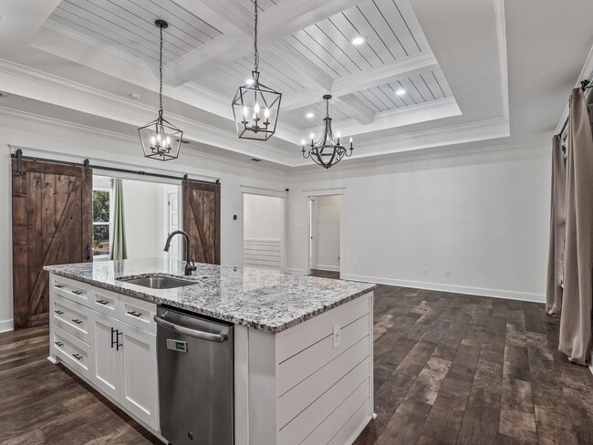 Building Photo - Private Home on 2 Acres Available Now!