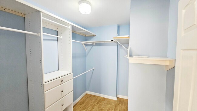 Building Photo - 16200 South Ave