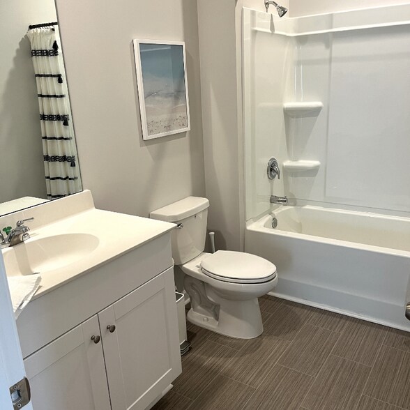 Building Photo - 8160 Forest Edge Dr