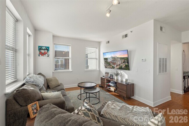 Building Photo - 1315 East Blvd