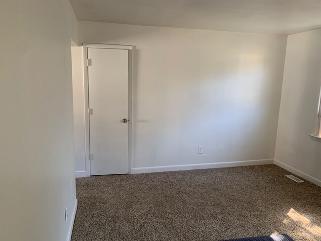 Building Photo - 3 bedroom home on cul-de-sac street
