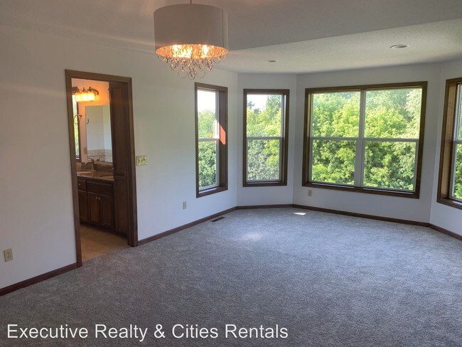 Building Photo - 6 br, 4 bath House - 6086 Summit Curve S