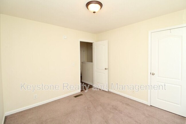 Building Photo - 2300 Raleigh Ct