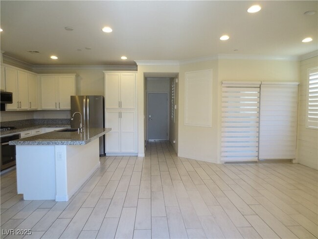 Building Photo - 134 Lomita Heights Dr
