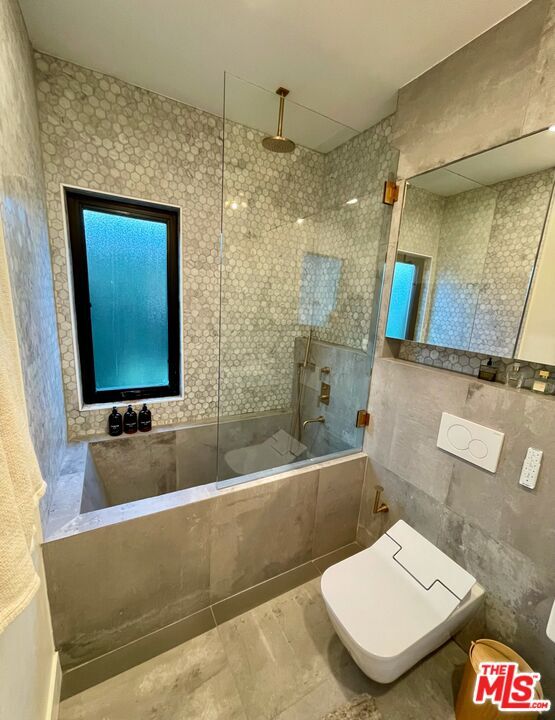 Building Photo - 3159 Hutchison Ave