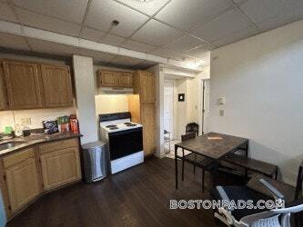 Building Photo - 1209 Boylston St