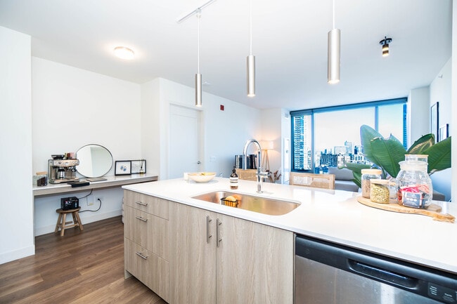 Building Photo - 350 N Canal St