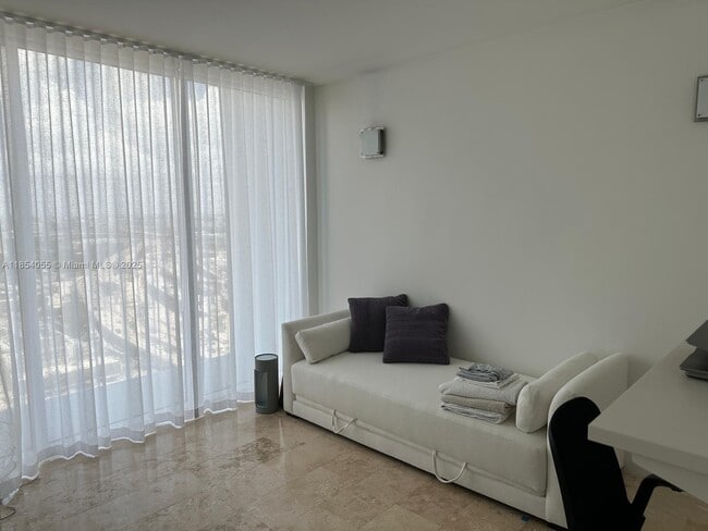 Building Photo - 1040 Biscayne Blvd