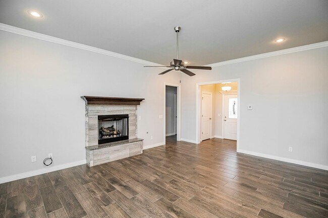 Building Photo - ***1104 S. Taylor ***
