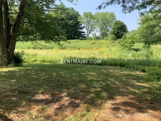 Building Photo - 1015 May St