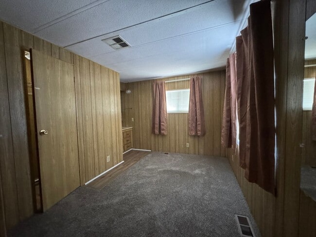 Building Photo - 2BR 2BA close to Hwy 95, Shopping, Parks, Colorado River