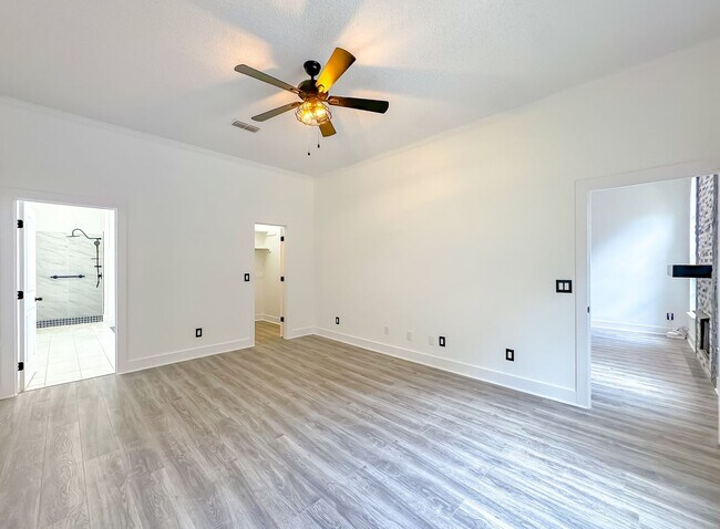 Building Photo - 4 BEDROOM 2.5 BATHROOM HOME IN OX-BOTTOM M...