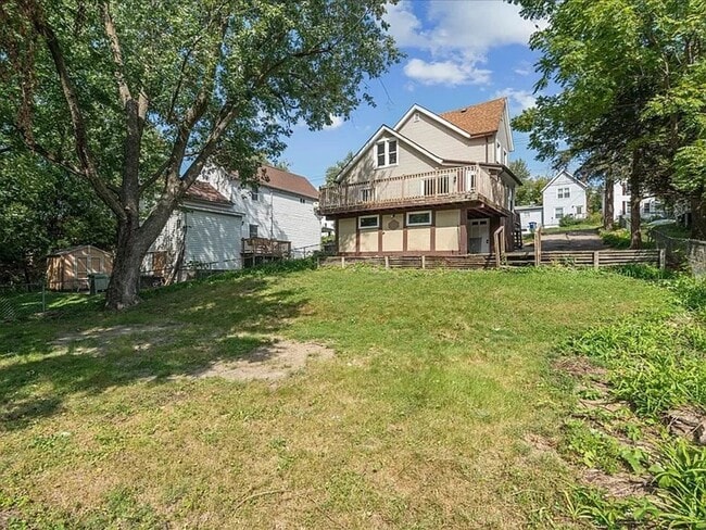 Building Photo - 4 Bedroom in College area!