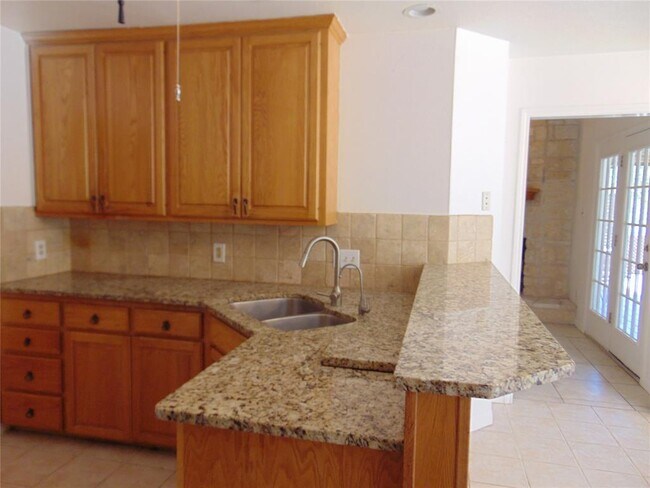 Building Photo - 805 Barton Creek Dr