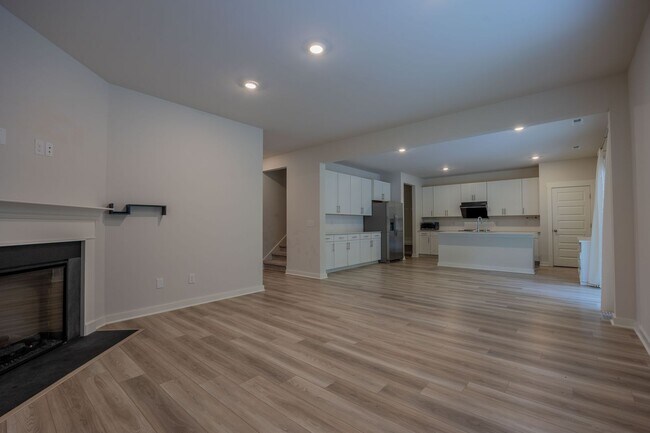 Building Photo - 1071 Ross Farms Blvd