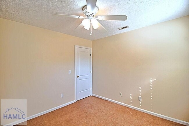 Building Photo - 664 Windward Dr