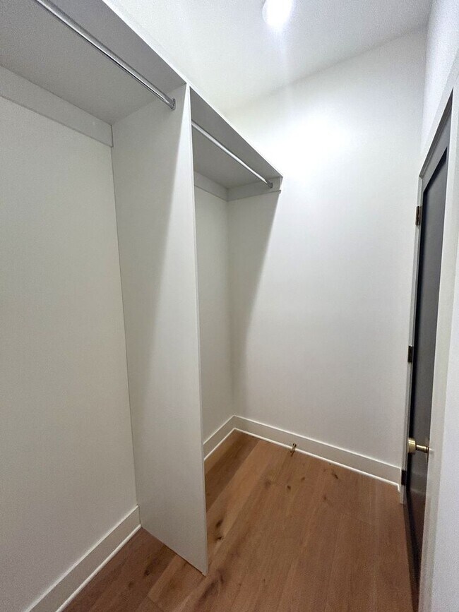 Building Photo - 524 Mulberry St