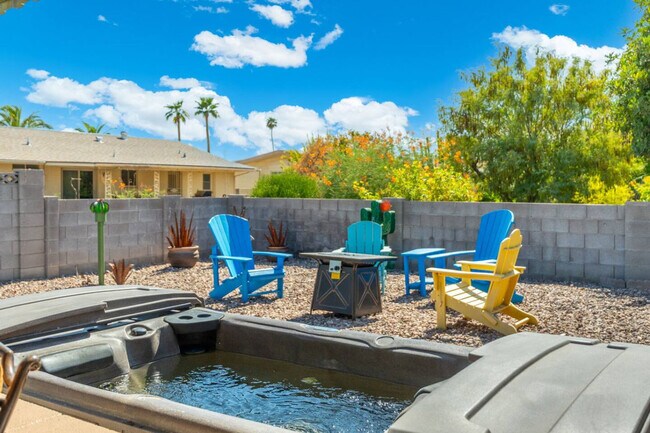 Building Photo - 11031 W Cumberland Dr