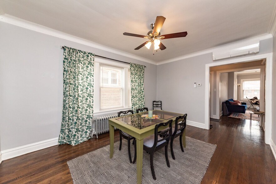 Building Photo - 4014 W Nelson St