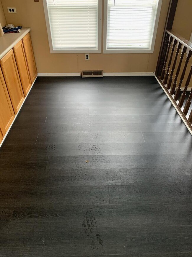 Building Photo - 11285 E Pleasant Lake Rd