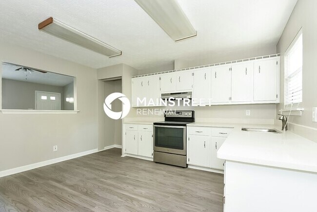 Building Photo - 3 Bedroom Pet-Friendly Home in Buford, GA with Main Street Renewal