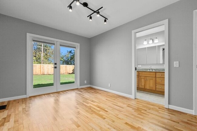 Building Photo - Freshly Updated West Seattle Rambler w/ Ai...