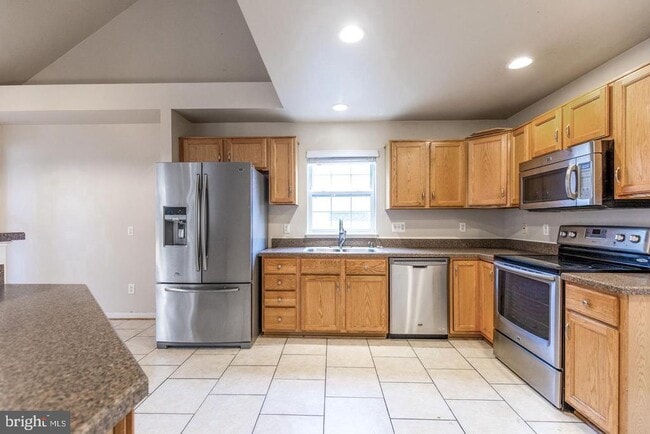 Building Photo - 19 Blue Spruce Cir