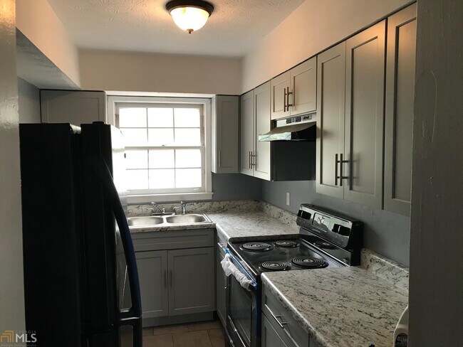 Building Photo - 4469 Golf Vista Cir