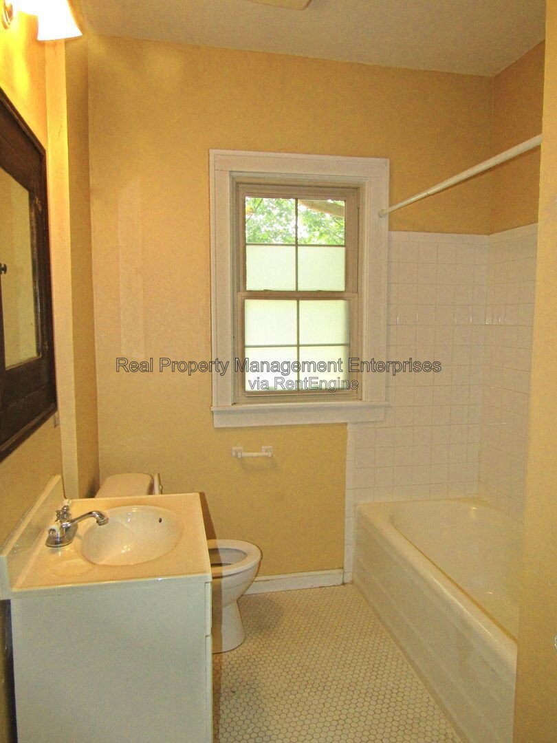 Building Photo - 500 NW 35th St