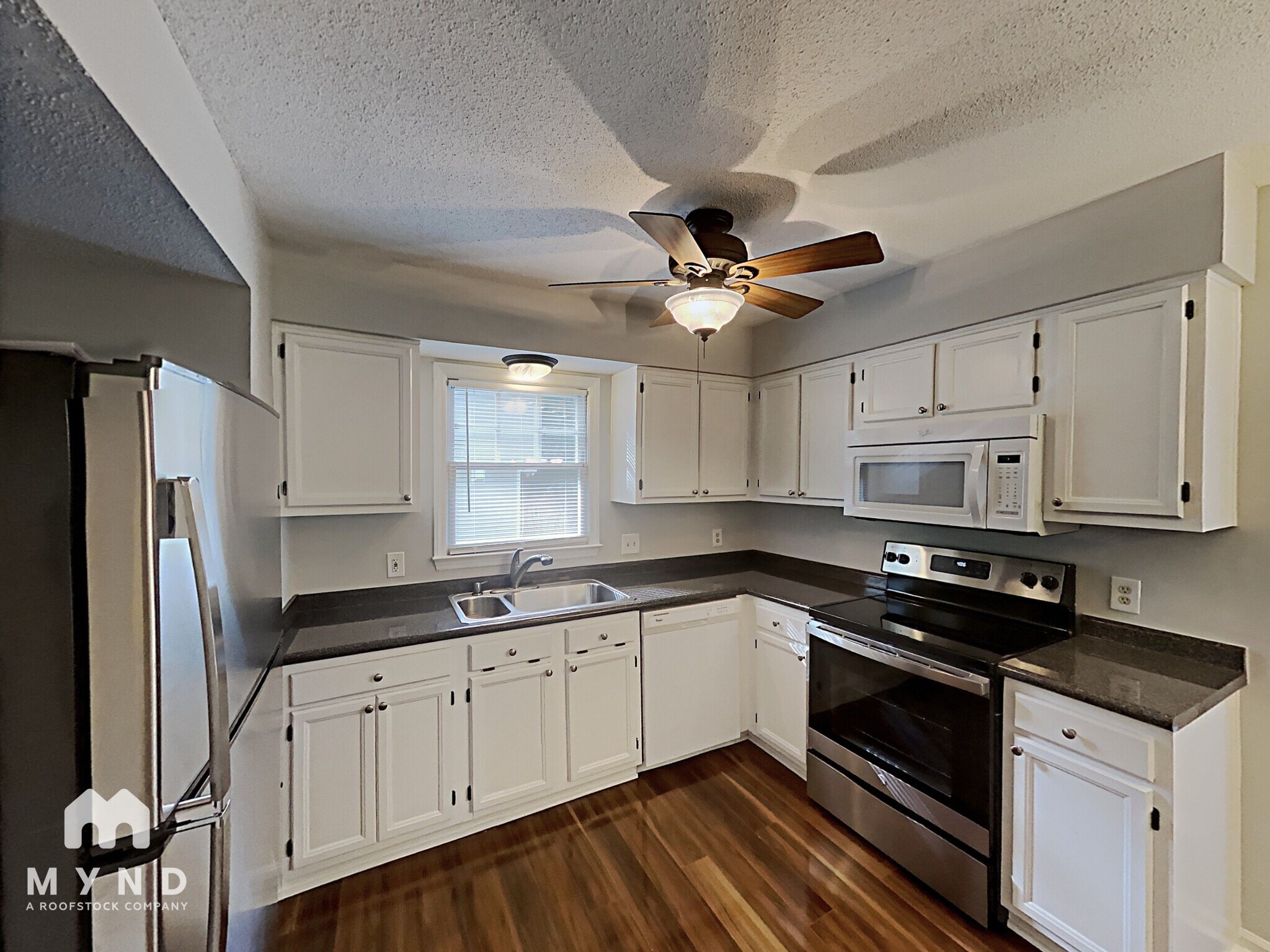 Building Photo - 4513 Aviemore Crescent