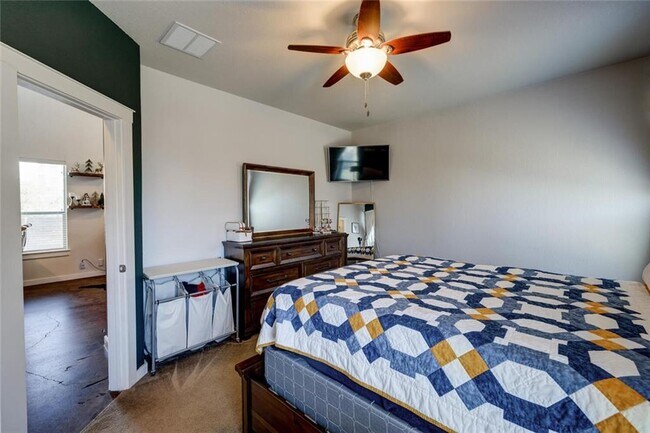Building Photo - 2101 Rivers Edge Way
