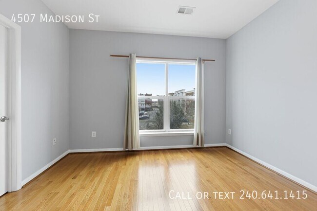 Building Photo - 4507 Madison St