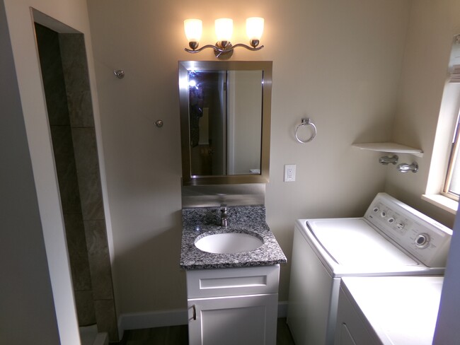 Building Photo - 1132 Ponderosa Dr