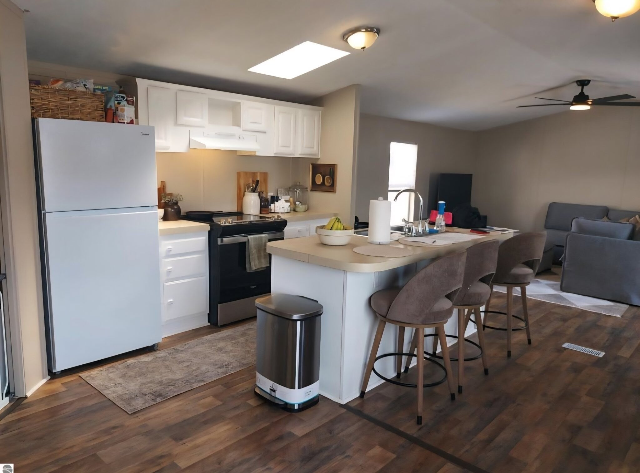 Building Photo - 4652 Meadow Lane Dr