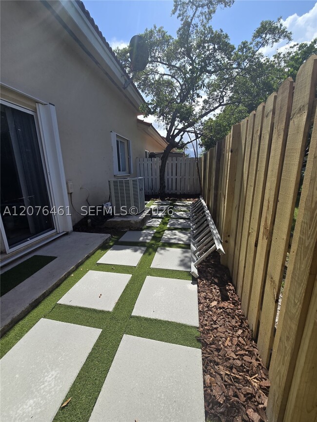Building Photo - 21500 SW 87th Ct
