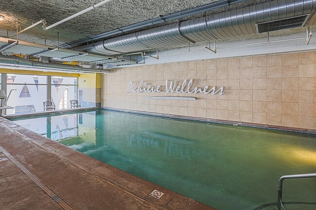 Building Photo - 675 S President St