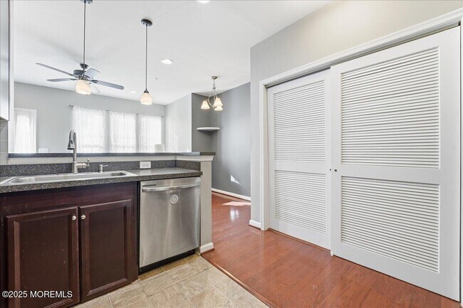 Building Photo - 14 Michael Dr