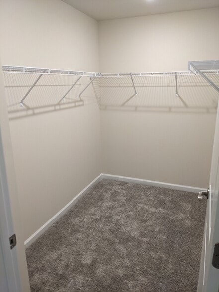 Master bedroom walk-in closet - 877 McKenzie Park Ter