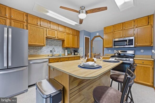 Building Photo - 13501 Kelmont Ct