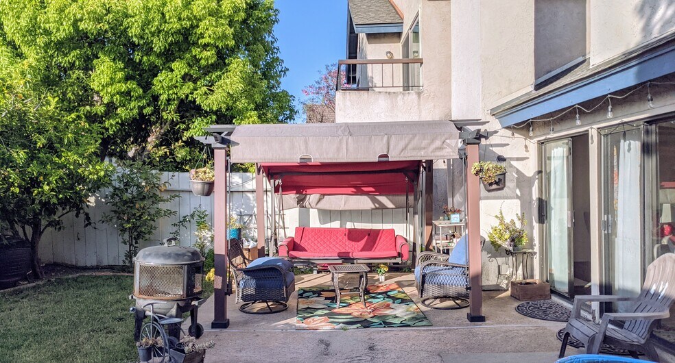 Building Photo - 9580 Hiker Hill Rd